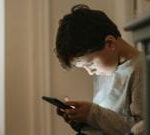 Government considers social media time limits for children