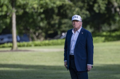 Trump threatens a 35% tariff on Canada — and a blanket import tax on everyone else