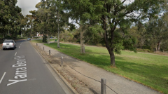 Man dies after being pulled from the Yarra water in inner Melbourne