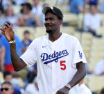 Three new Lakers throw out first pitch at Saturday’s Dodgers game