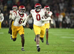360-pound Georgia transfer scores insane pick-six