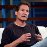 Verizon names board member and former PayPal CEO Schulman to its top post