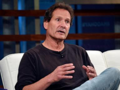Verizon names board member and former PayPal CEO Schulman to its top post