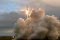 Can’t invest in SpaceX? Investors can buy this stock instead.