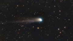 Comet Tracker For Monday: See Bright Comets As Meteor Shower Peaks
