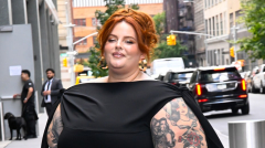 Model Tess Holliday claims United flight attendant told her to lose weight during first-class flight with son