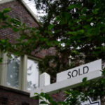 US pending home sales unexpectedly flat in September despite lower mortgage rates