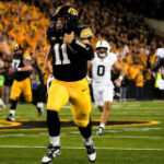 Iowa football vs. Oregon: Who wins? Final score predictions