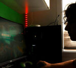 Adelaide teenager takes on gaming giants as bullied players demand change