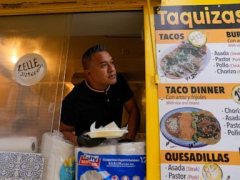 A Chicago street vendor couple has a defiant response to immigration arrests: Stick to the routine