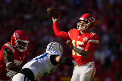 Chiefs QB Patrick Mahomes praises teammates for Week 12 win over Colts