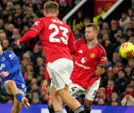 Everton beat Man Utd despite Gueye seeing red for slapping teammate