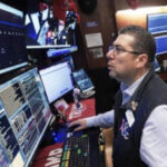 U.S. stocks rise as Wall Street looks to add to its winning streak