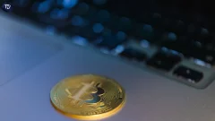 Bitcoin (BTC) Price Prediction 2025: December Volatility Could Mirror 2020 Moves