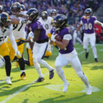 Ravens’ RB Keaton Mitchell exits game vs. Steelers with a knee injury