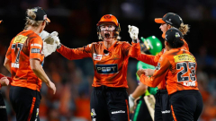 Beth Mooney powers Perth Scorchers into WBBL final with brilliant performance against Sydney Sixers