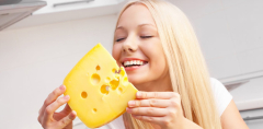 Can eating high fat cheese and cream reduce dementia risk, as a new study suggests?