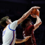 Florida basketball holds steady once again in latest ESPN bracketology