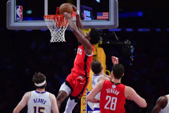 Amen Thompson takes starring role as Rockets blast Lakers on Christmas