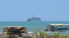 Queensland cruise ship runs aground off Papua New Guinea coast, moths after death of passenger on Lizard Island