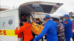 Fernando Martin: Indonesian rescuers find body in search for missing Spanish soccer coach and family off Serai