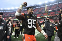 Browns DE Myles Garrett calls out Steelers offense