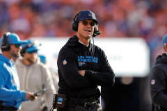 Chargers vs. Patriots: LA opens practice with lengthy injury report