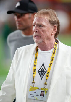Raiders on Fernando Mendoza watch: Owner spotted on sidelines