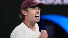 Alex de Minaur demolishes top-10 rival Alexander Bublik to set up Australian Open quarter-final against Carlos Alcaraz