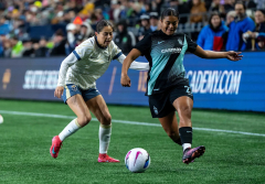 NWSL players dig into grass vs. turf debate and more at media day