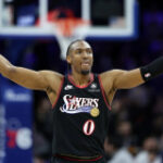 Star Tyrese Maxey talks legacy after Sixers honor 2001 finals team