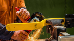 Gone in 20 seconds: The $200 Toyota steering wheel lock fails the grinder test