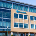 Snowflake’s stock dips as the software company gives a mixed outlook