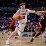 AP Poll promotes Florida basketball into top 5 after 9th-straight win