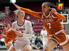Lady Longhorns remain No. 4 in Coaches Poll, in line for No. 1 seed
