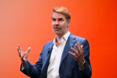 Top AI economist who found ‘significant and disproportionate impact’ on entry-level jobs finds link between robots and minimum wage hikes